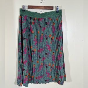 LuLaRoe Jill Skirt, Pleated Paisley green Floral, size Large NWT
